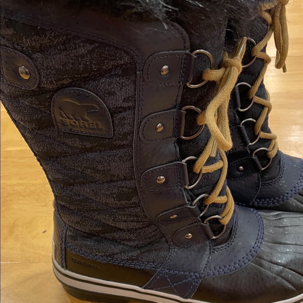 Sorel Navy Blue Black Faux Fur Lace Up Winter Boots Tan Laces Size 8 Waterproof - Picture 16 of 16